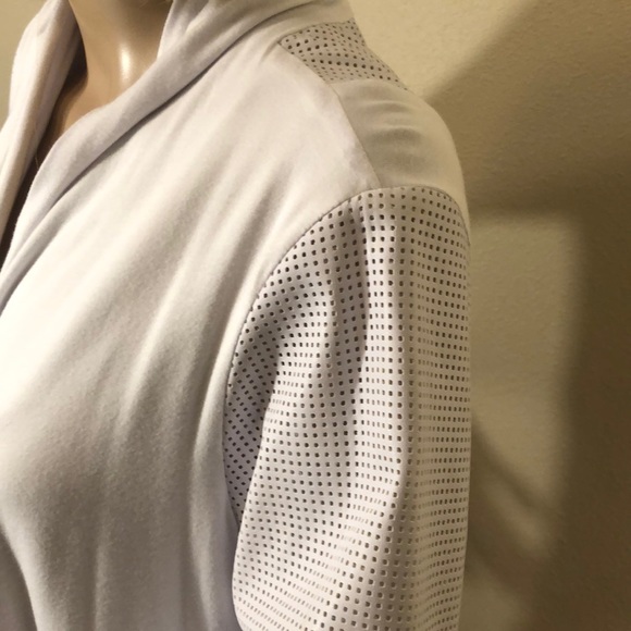 White Sweater - Picture 3 of 8